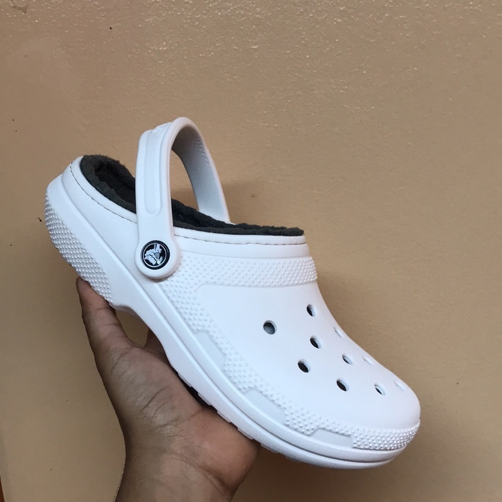 Crocs Classic White Faux Fur Interior - Picture 8 of 17